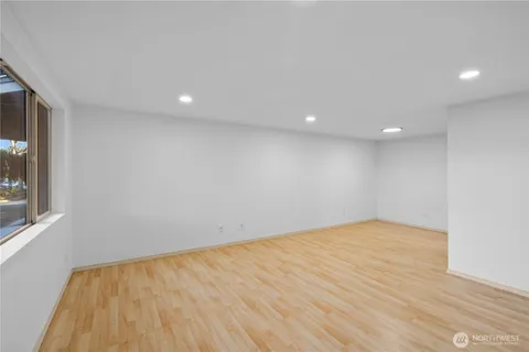 $329,000 | 3834 175th Avenue Northeast, Unit 22, Redmond, WA 98052