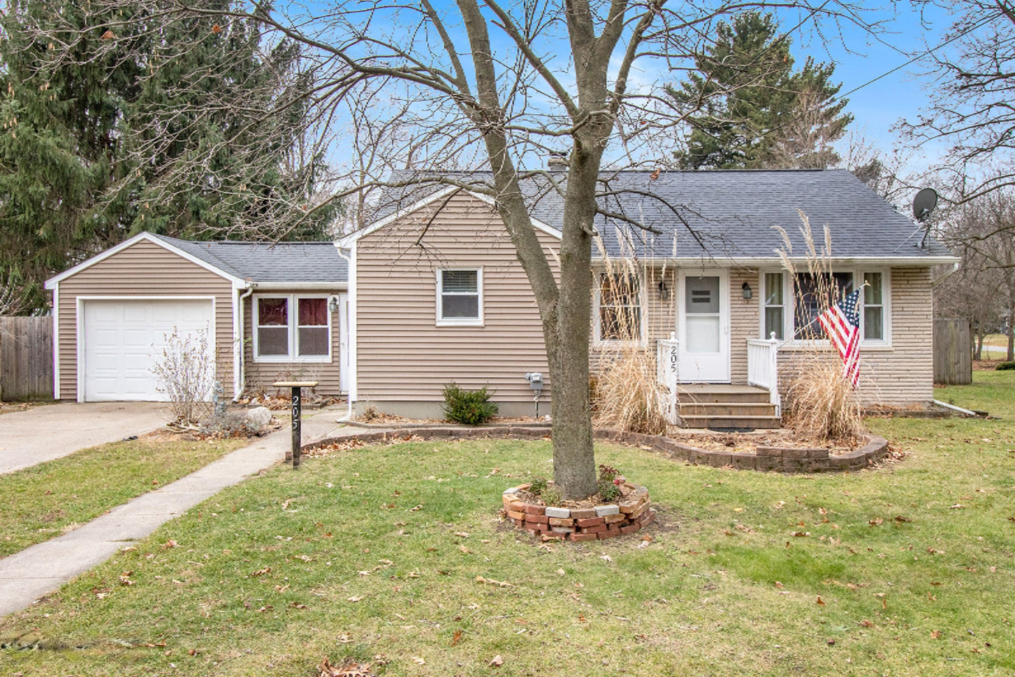 205 North Williams Street Decatur, MI 49045 - Photo 2 of 19 205 N. Williams
