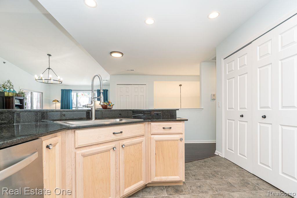 1724 Deepwood Circle, Unit 47 Rochester, MI 48307 - Photo 22 of 41 Gallery Image 22