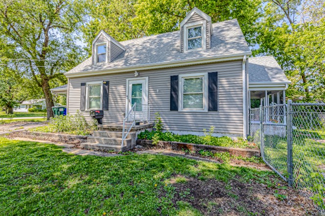 740 Simpson Avenue Decatur, IL 62526 - Photo 3 of 18