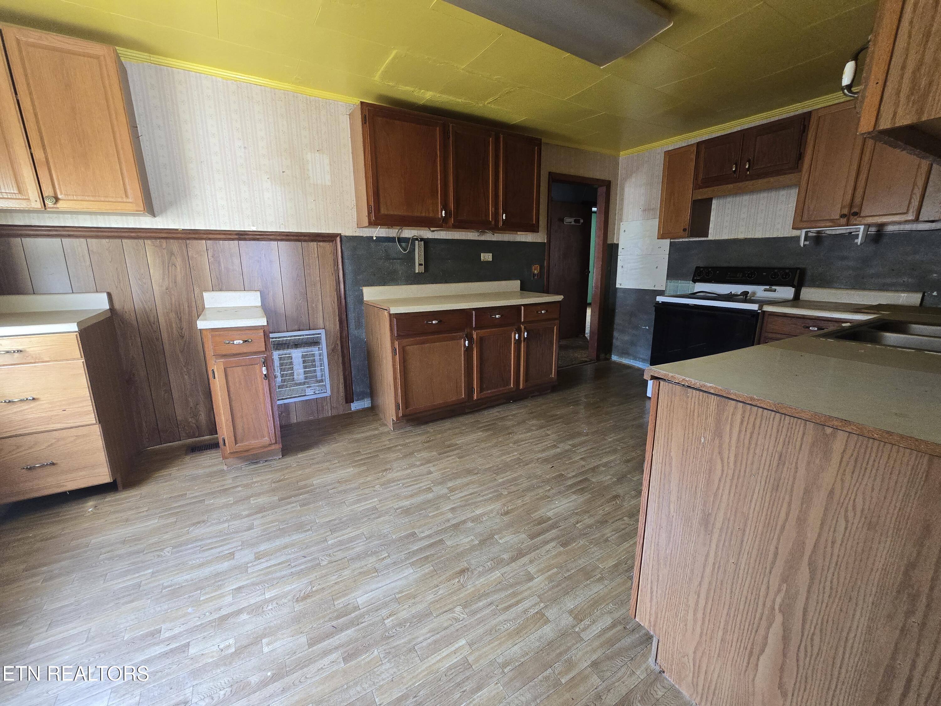 404 Cedar Fork Road Tazewell, TN 37879 - Photo 6 of 13 20260306_111826