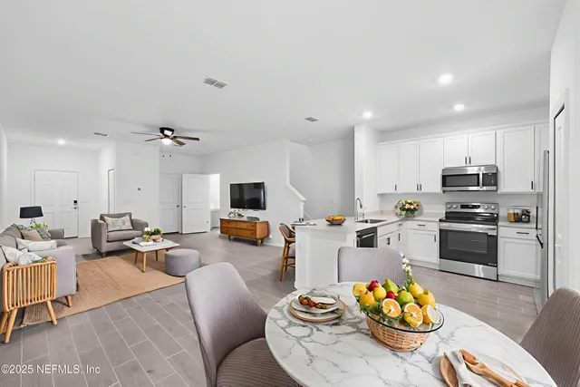 $2,225 | 1708 Garden Grove Court, Jacksonville, FL 32277