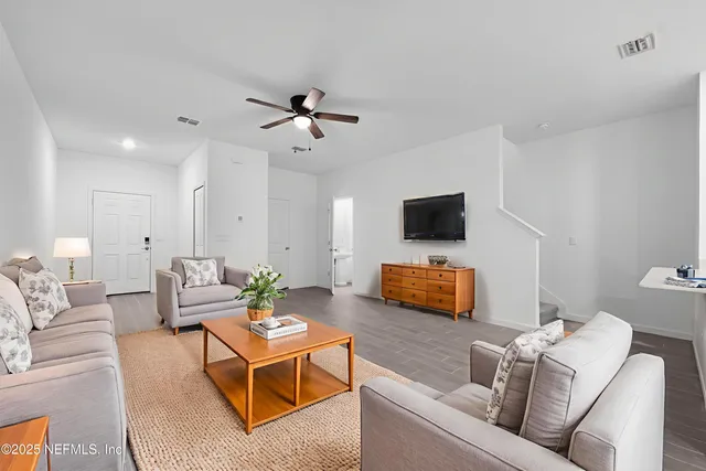 $2,225 | 1708 Garden Grove Court, Jacksonville, FL 32277