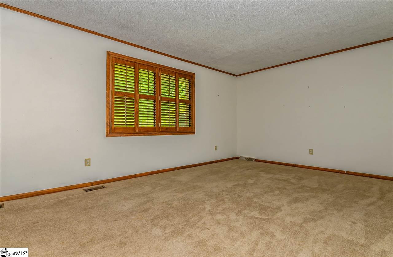 313 Shelton Road Travelers Rest, SC 29690 - Photo 4 of 30