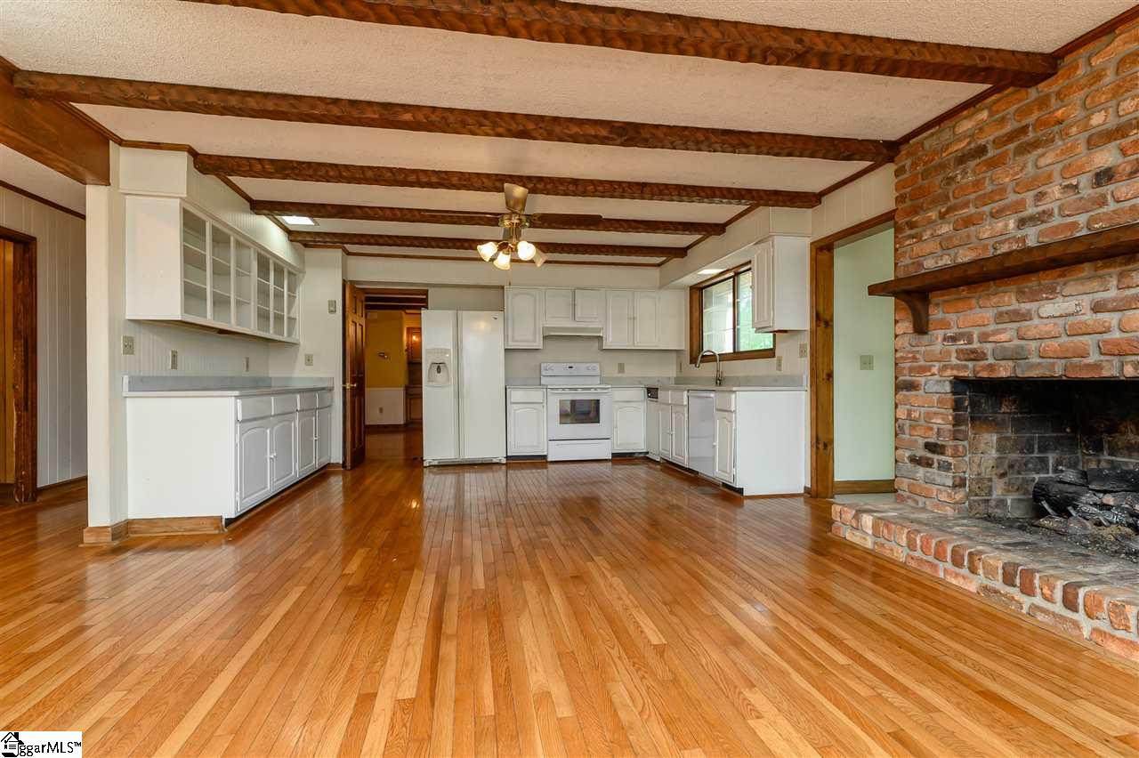 313 Shelton Road Travelers Rest, SC 29690 - Photo 9 of 30