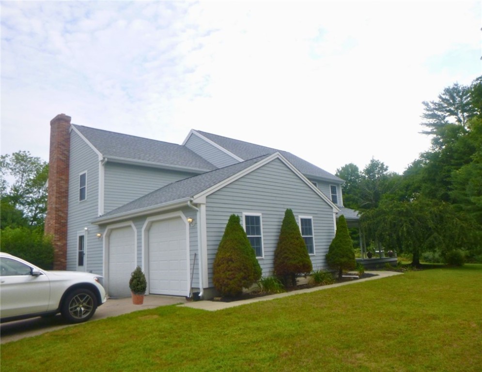 274 Fenner Hill Road Hopkinton, RI 02832 - Photo 2 of 20