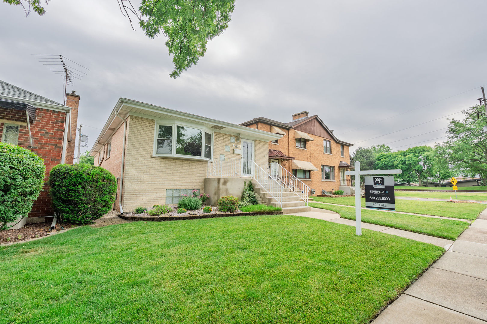 2359 Burr Oak Avenue Riverside, IL 60546 - Photo 1 of 52