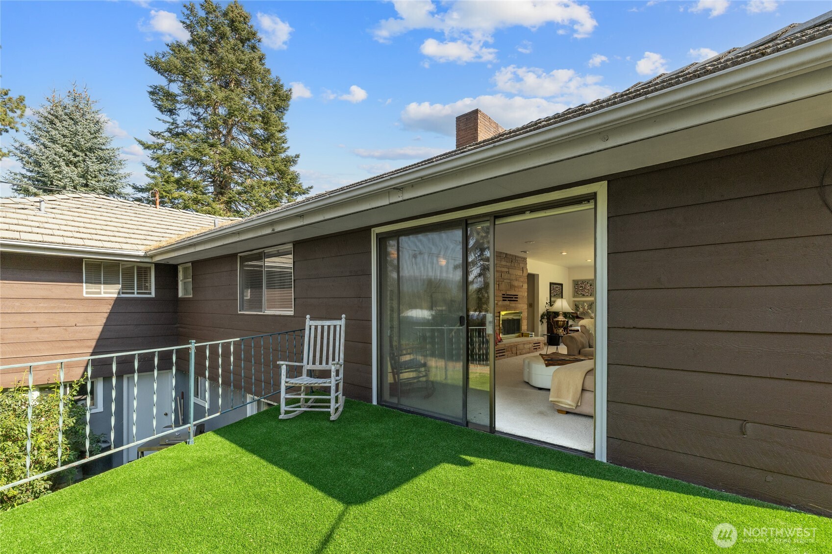 911 Westside Road Cle Elum, WA 98922 - Photo 17 of 40 a view of house with backyard outdoor seating and green space
