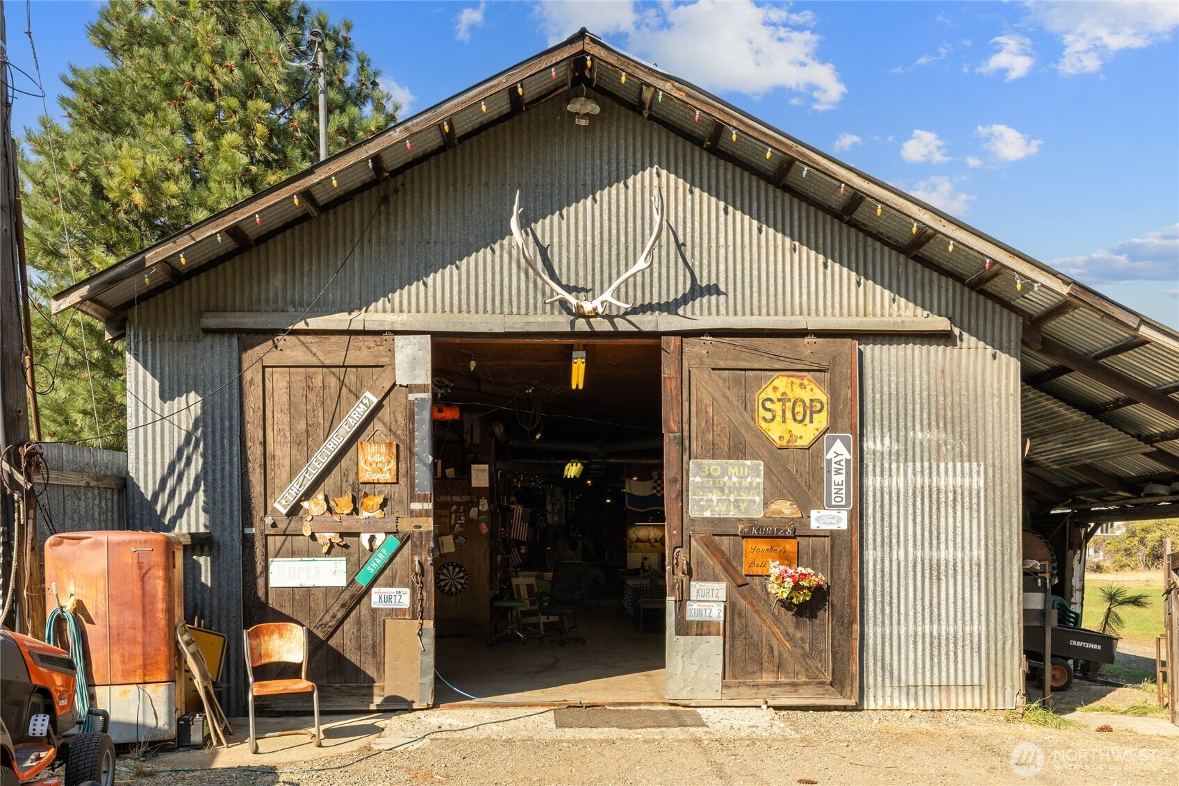 911 Westside Road Cle Elum, WA 98922 - Photo 30 of 40 a view of a house with a staircase