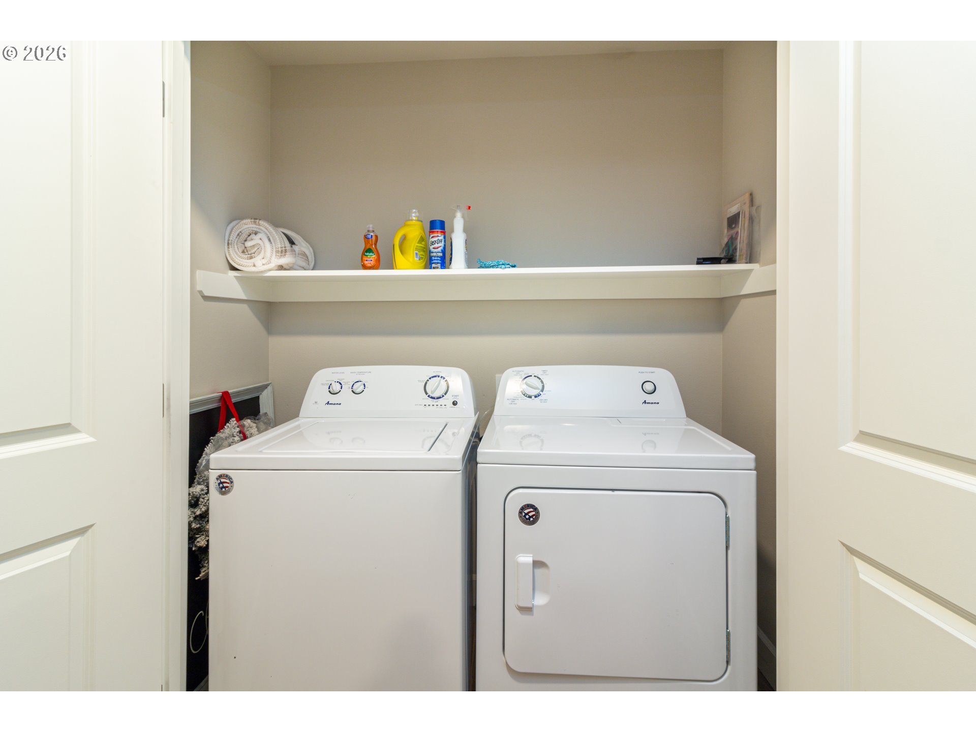 529 East Legacy Avenue Hermiston, OR 97838 - Photo 21 of 30 a utility room with dryer and washer