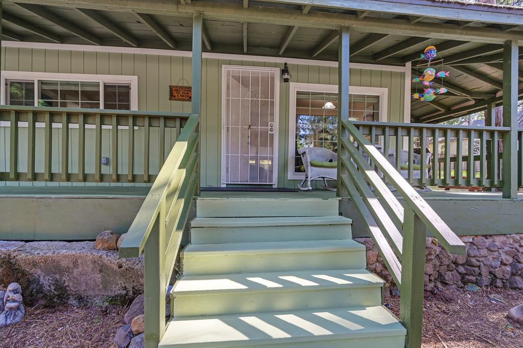 6252 Pony Express Trail Pollock Pines, CA 95726 - Photo 5 of 43 a view of entryway