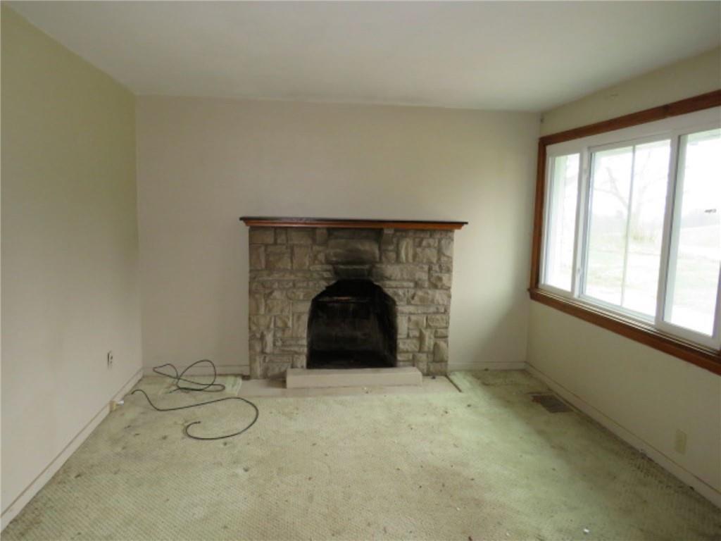 1878 Bakerstown Road Tarentum, PA 15084 - Photo 4 of 29