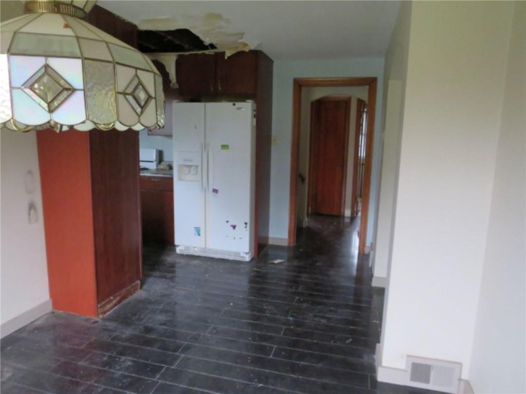 1878 Bakerstown Road Tarentum, PA 15084 - Photo 9 of 29