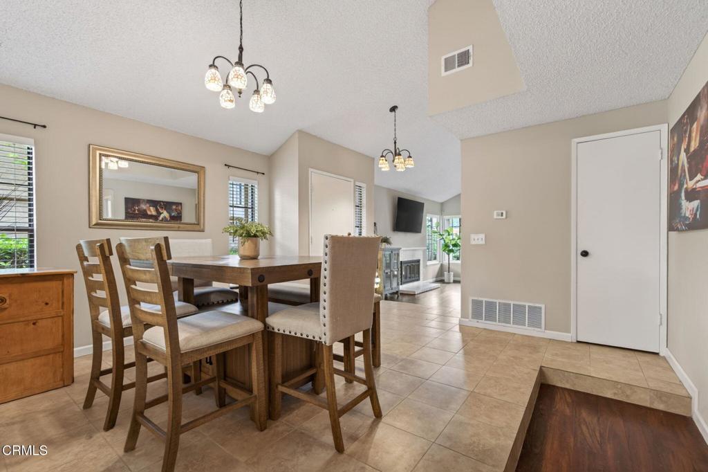 3720 Via Pacifica Walk Oxnard, CA 93035 - Photo 11 of 37 12-web-or-mls-Upmarket Media-3720ViaP048