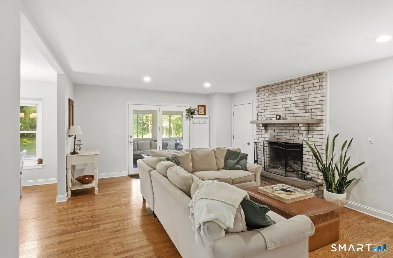 941 Nut Plains Road Guilford, CT 06437 - Photo 6 of 40