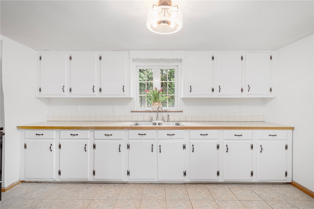 409 Knotty Oak Road Coventry, RI 02816 - Photo 12 of 25