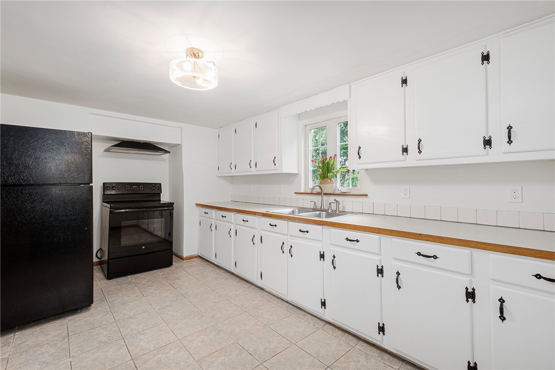409 Knotty Oak Road Coventry, RI 02816 - Photo 14 of 25