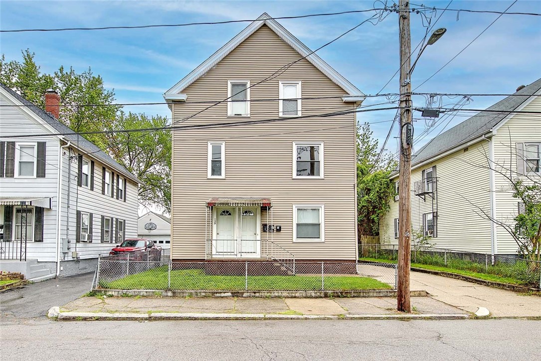 137 Hunts Avenue Pawtucket, RI 02861 - Photo 1 of 14