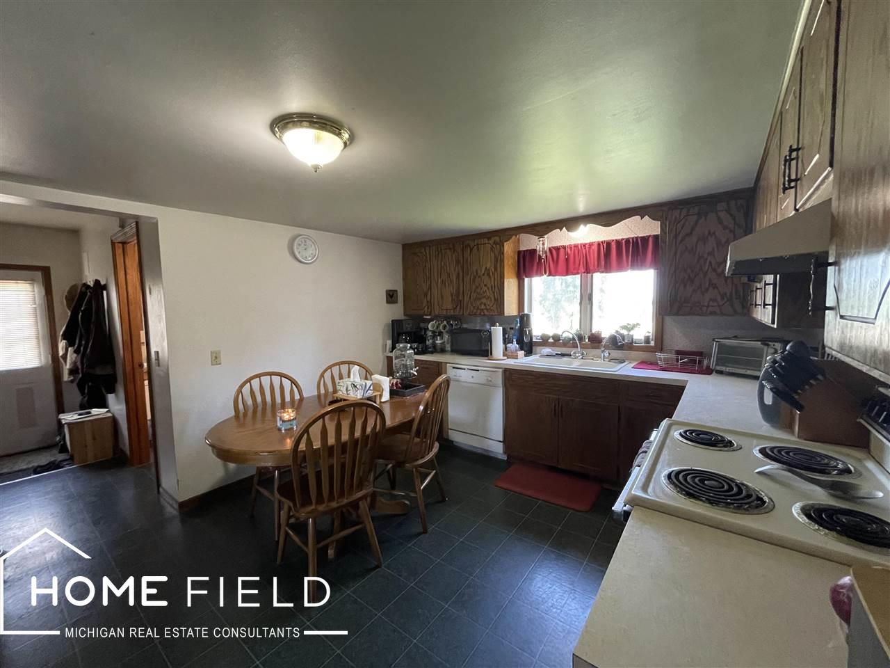 300 West Hibbard Road Owosso, MI 48867 - Photo 6 of 31 50079121-5.JPG