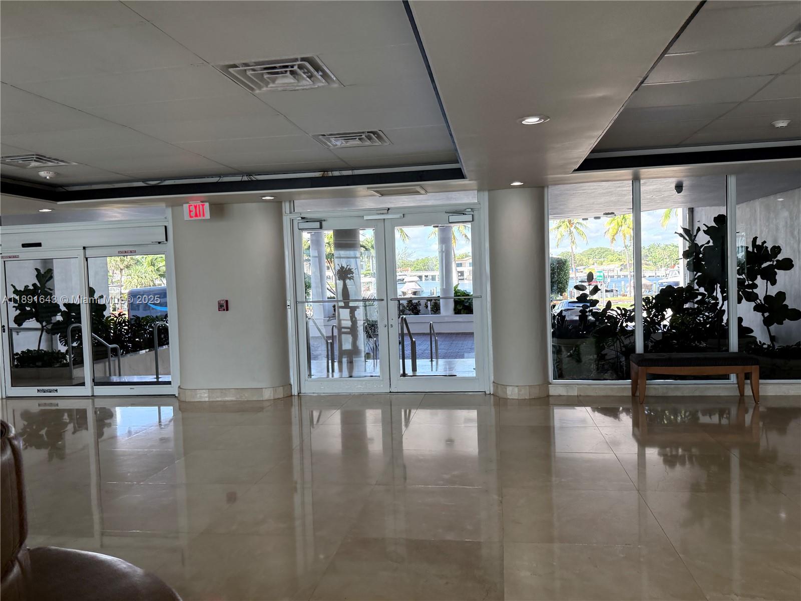 5005 Collins Avenue, Unit 823 Miami Beach, FL 33140 - Photo 6 of 34