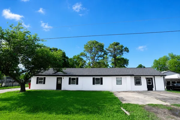 $209,900 | 1117 County Road 515, Brazoria, TX 77422