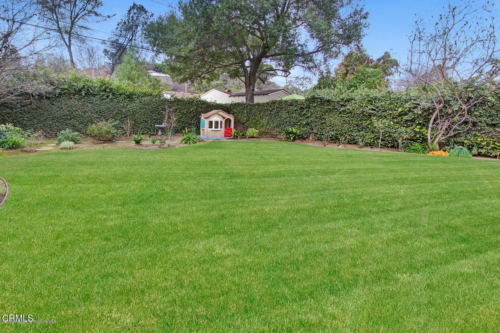 175 Glen Summer Road Pasadena, CA 91105 - Photo 26 of 26 a view of a tree next to a yard
