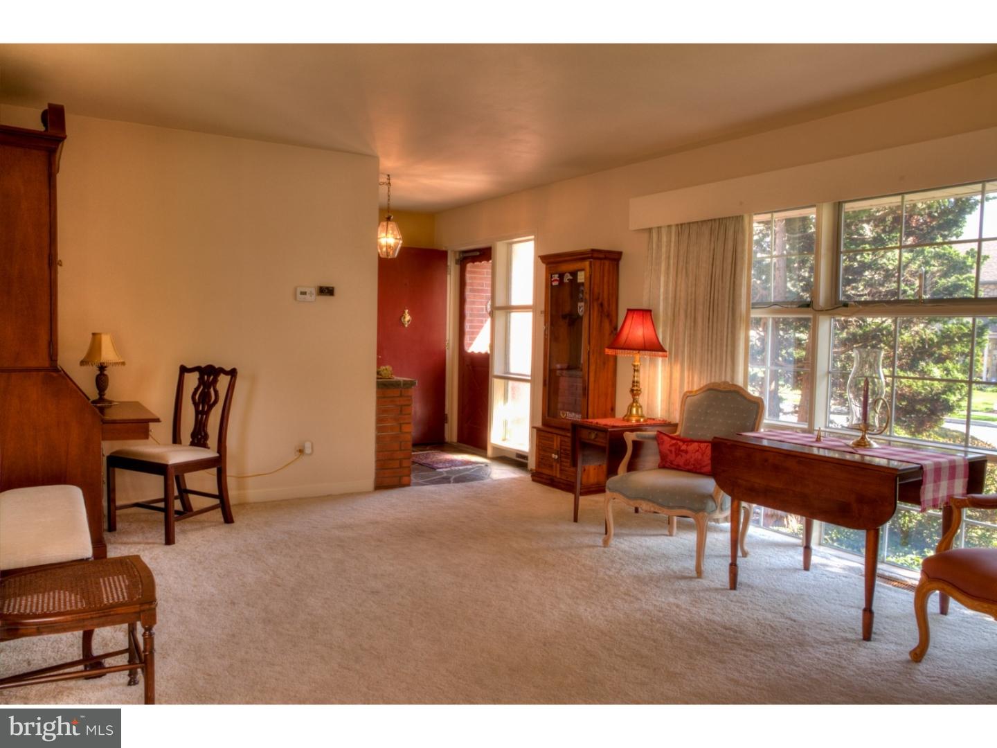 600 State Street Shillington, PA 19607 - Photo 9 of 20 Living Room