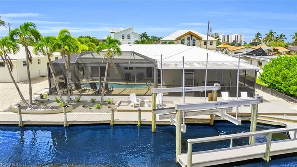 $1,538,500 | 23 Palmview Boulevard, Fort Myers Beach, FL 33931
