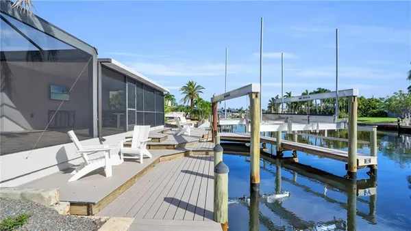 $1,538,500 | 23 Palmview Boulevard, Fort Myers Beach, FL 33931