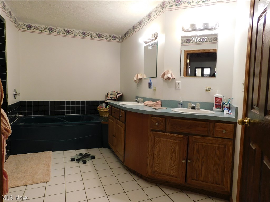 25800 Kennedy Ridge Road North Olmsted, OH 44070 - Photo 20 of 28 Gallery Image 20