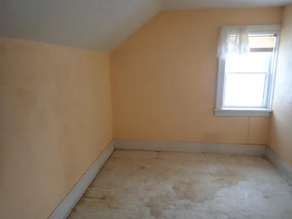 $44,900 | 221 16th Street, Heron Lake, MN 56137