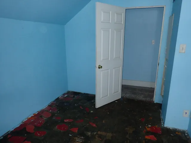 $49,900 | 221 16th Street, Heron Lake, MN 56137