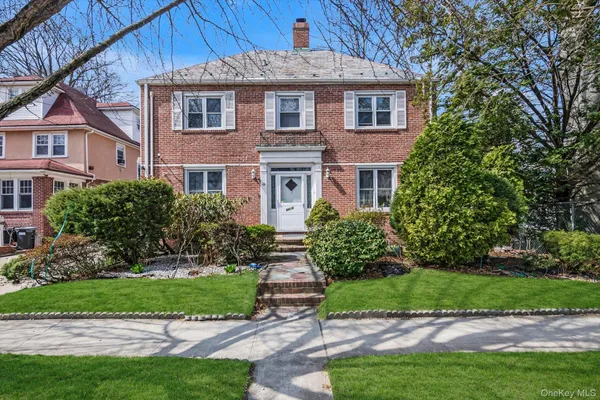 $1,399,000 | 84-16 Charlecote Ridge | Jamaica Estates