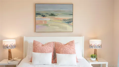 $5,850,000 | 825 Dune Road, Westhampton Beach, NY 11978