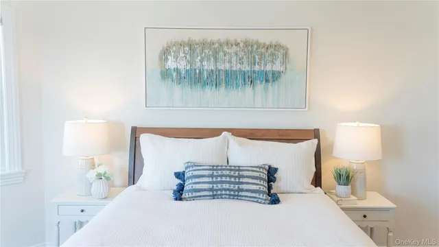 $5,850,000 | 825 Dune Road, Westhampton Beach, NY 11978