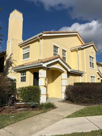 $235,000 | 130 Southwest Peacock Boulevard, Unit 16207, Port St. Lucie, FL 34986