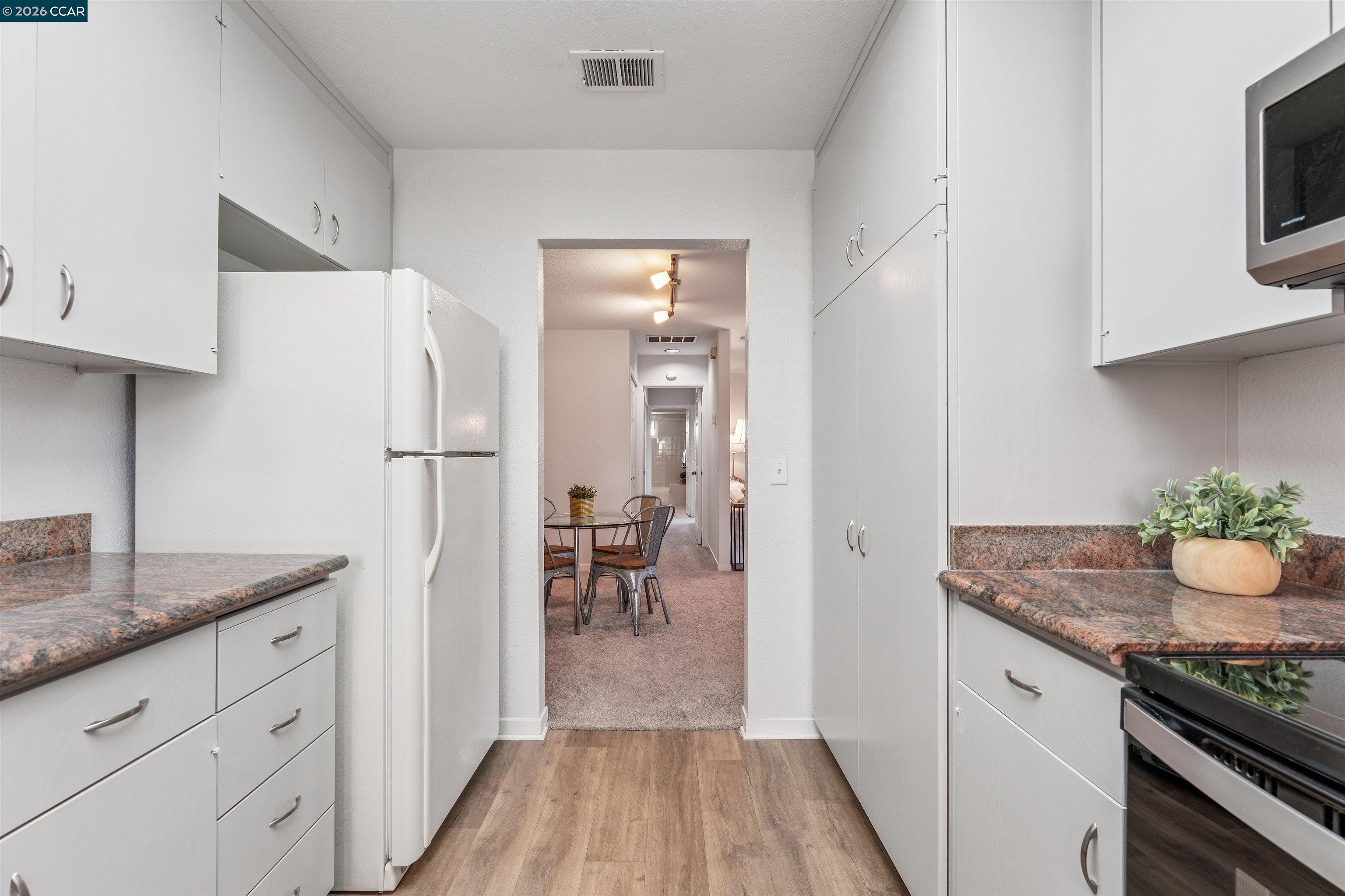 405 Centre Court Alameda, CA 94502 - Photo 17 of 45