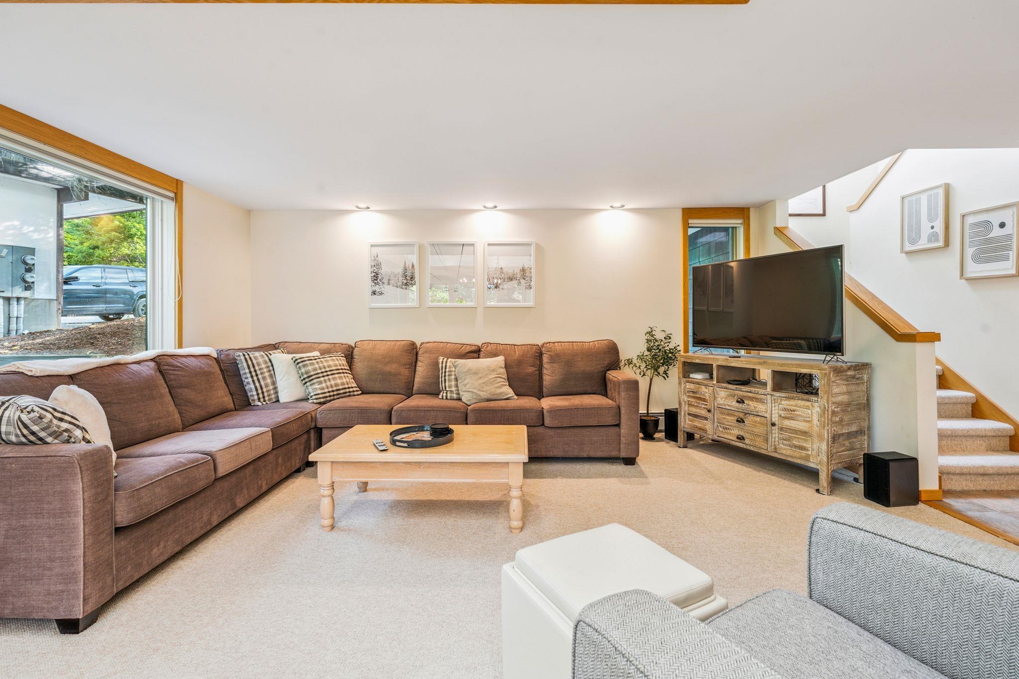 43 Hilltop Road Winhall, VT 05340 - Photo 5 of 43