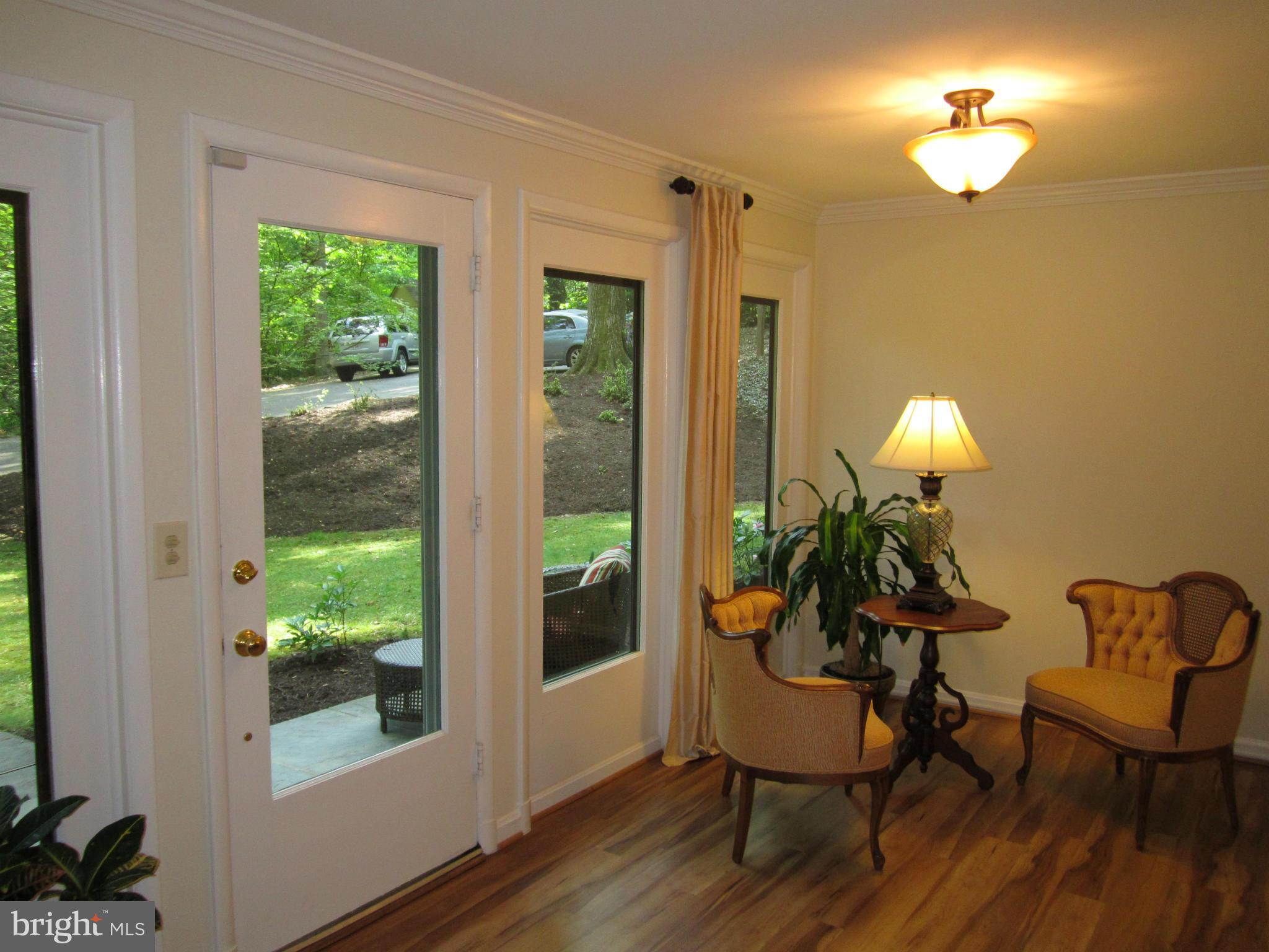 11600 Stephen Road Silver Spring, MD 20904 - Photo 8 of 29 Living Room