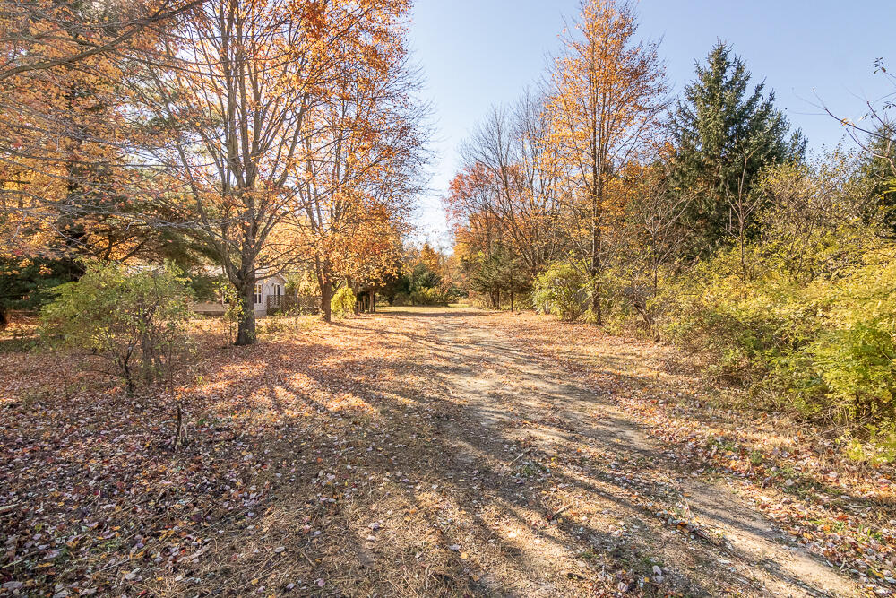 47579 Highway 51 Decatur, MI 49045 - Photo 2 of 46 Drive