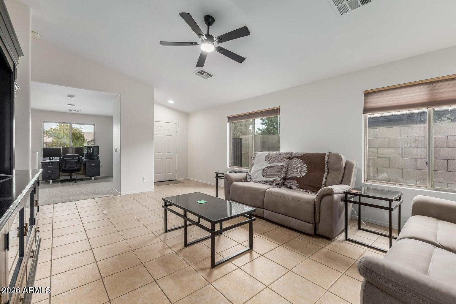 17231 West Durango Street Goodyear, AZ 85338 - Photo 10 of 31 20260122130150020287000000-o
