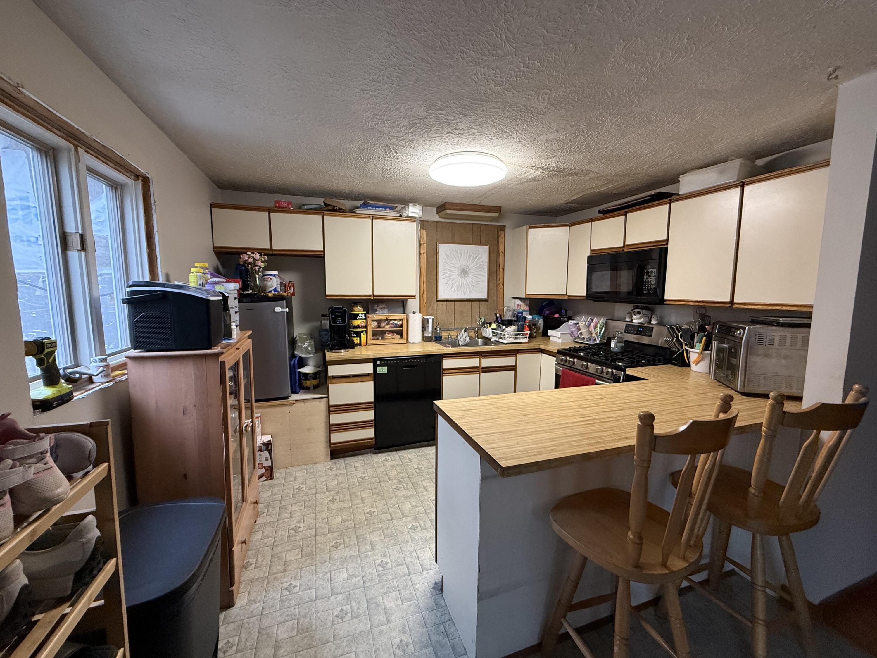 390 Goodwin Road Eliot, ME 03903 - Photo 3 of 20 IMG_3241