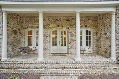 $1,175,000 | 20 Beechwood Gardens Lane, Covington, LA 70435