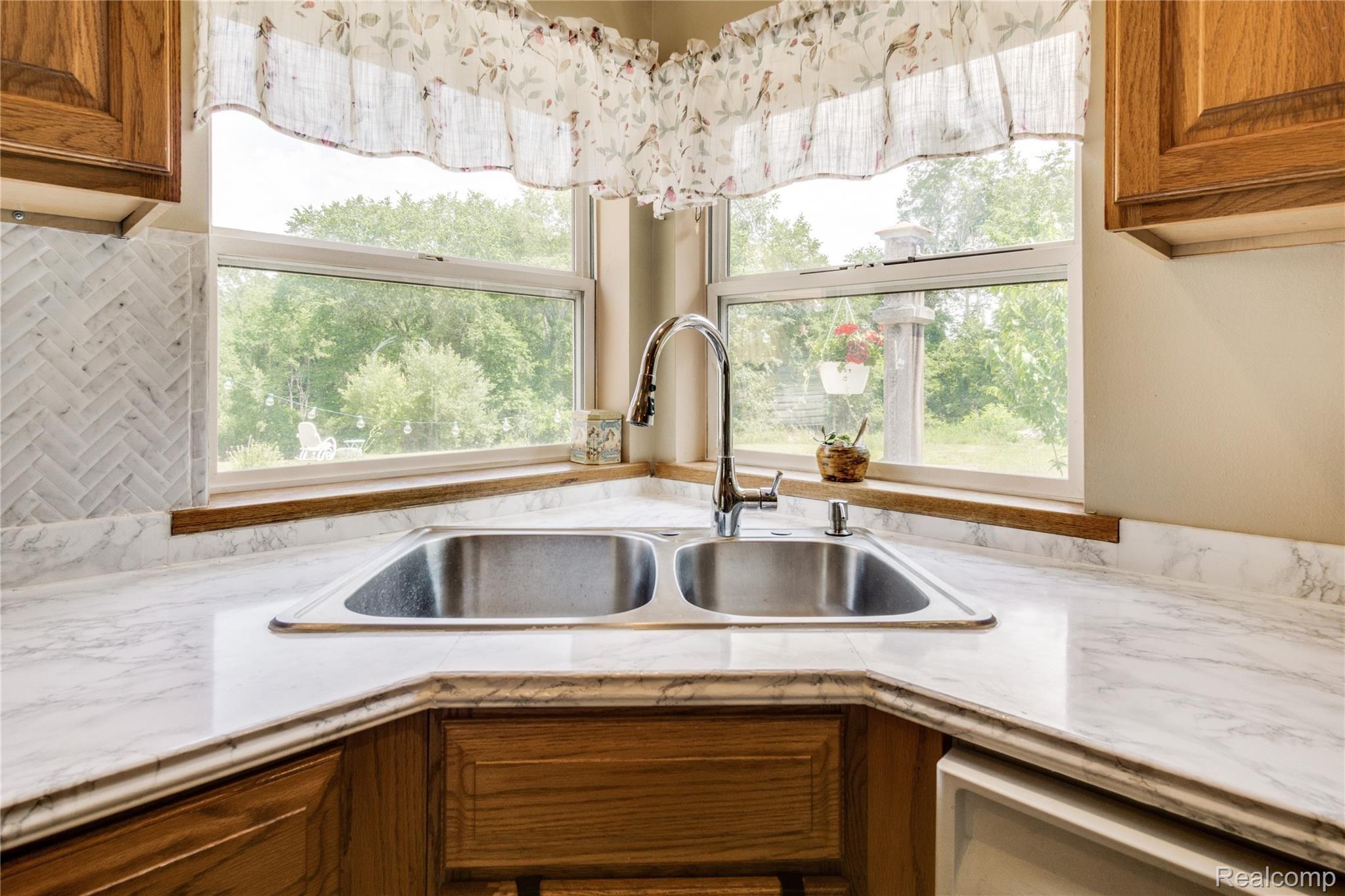 3400 West Newark Road Lapeer, MI 48446 - Photo 37 of 72 Interiors (18 of 40).jpg
