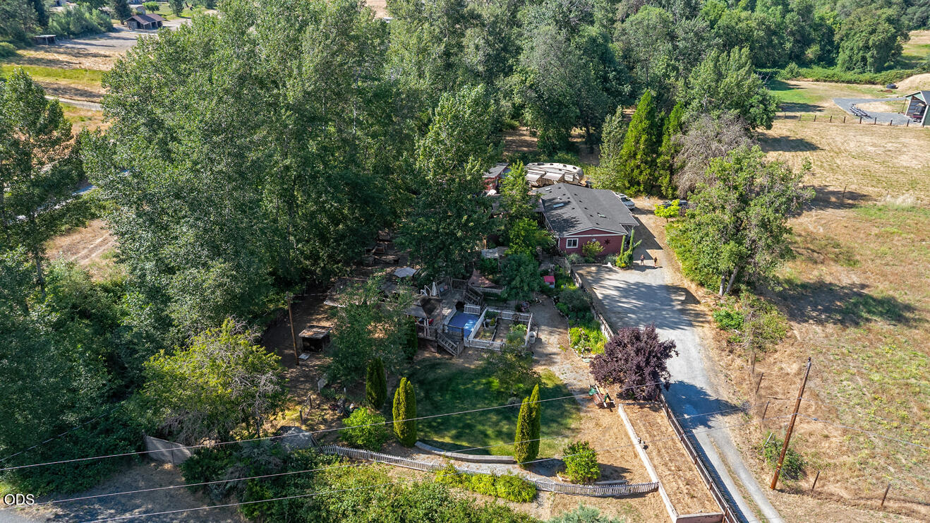 690 Foots Creek Road Gold Hill, OR 97525 - Photo 39 of 45 an aerial view of multiple house