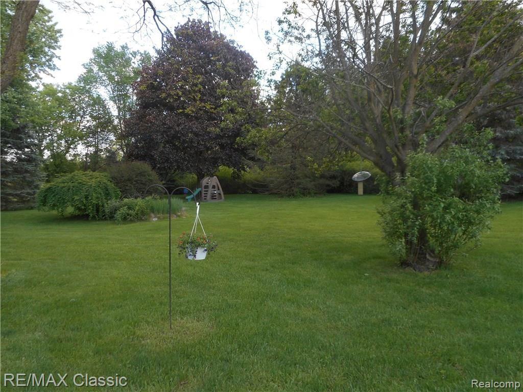 6940 Oakhill Road Clarkston, MI 48348 - Photo 7 of 27 DSCN0462.JPG