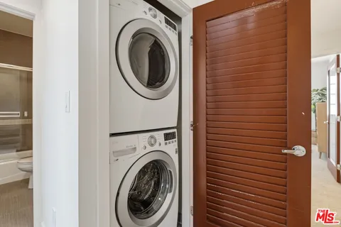 $1,099,000 | 1744 Granville Avenue, Unit 105, Los Angeles, CA 90025