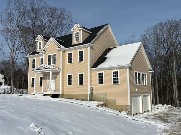 $955,000 | 376 Elmwood Avenue, Holden, MA 01522