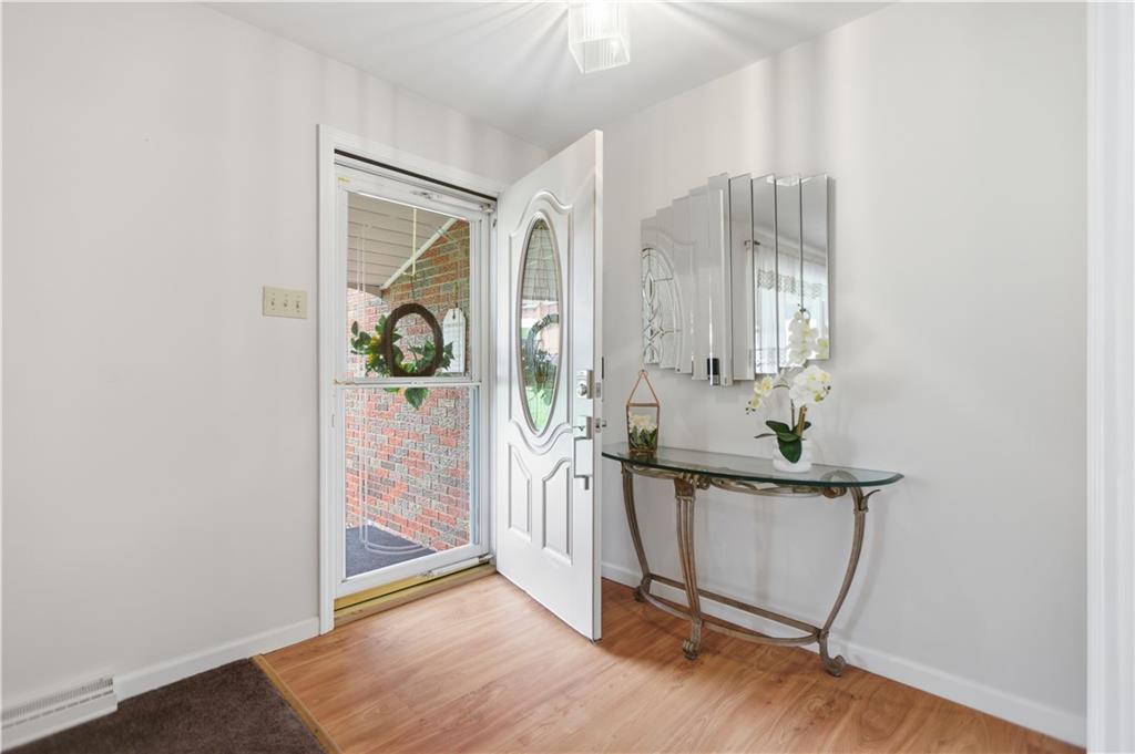 605 Davidson Drive Rochester, PA 15074 - Photo 6 of 44 Gallery Image 6