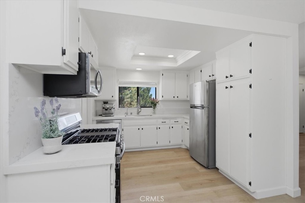 1340 Vía Feliz Fallbrook, CA 92028 - Photo 9 of 40